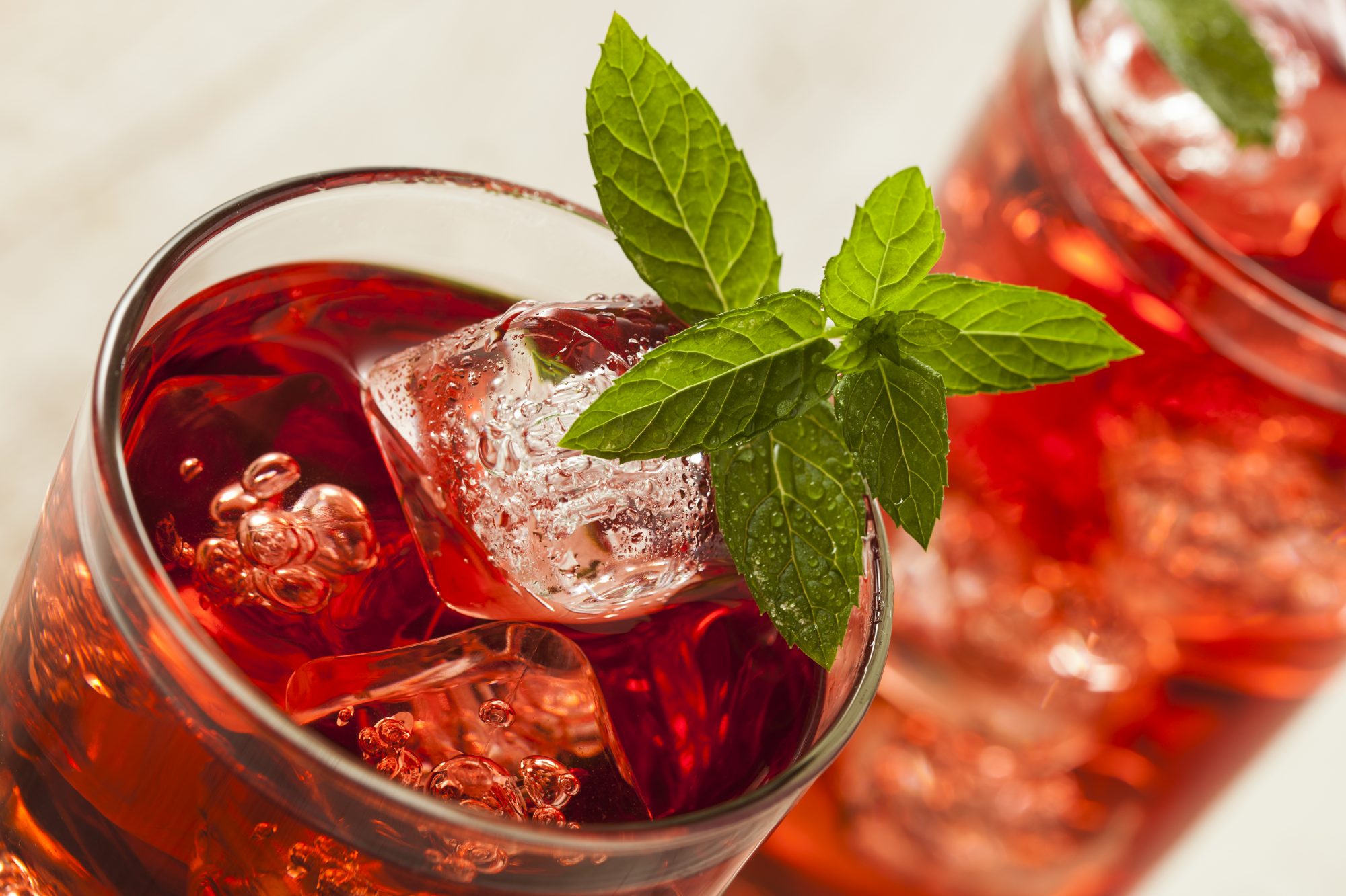 Read more about the article Drink leve e refrescante de hibisco com gim